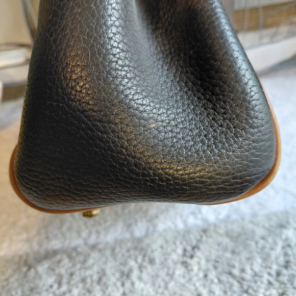 Vintage Dooney & Bourke Essex Black Tan All Weather Leather Handbag Large - Picture 5 of 8